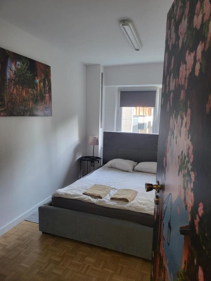 Studio Zelazna Rooms Near Old Town Warszawa Exteriör bild