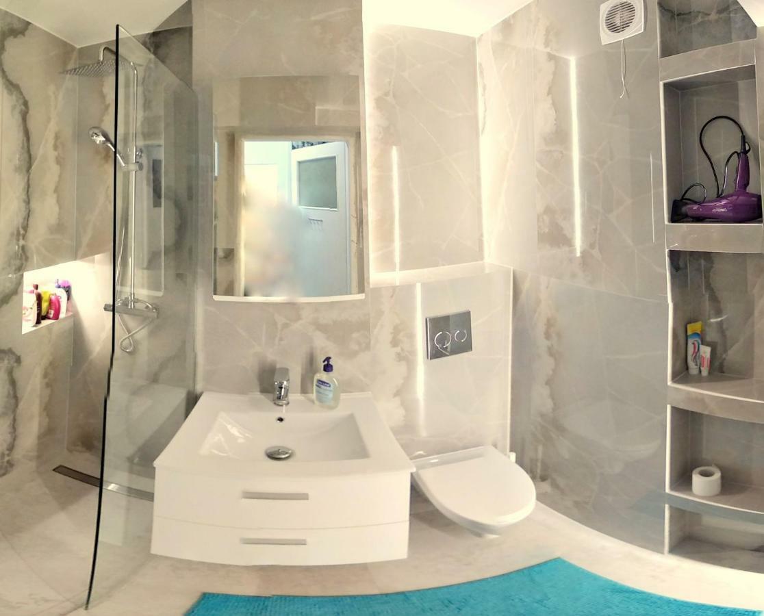 Studio Zelazna Rooms Near Old Town Warszawa Exteriör bild